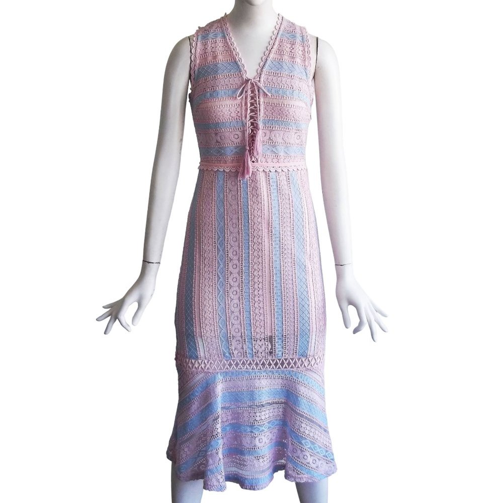 Foxiedox Curvy Pastel Open Knit Lace Cutout Back Flounce Hem Dress XS NWT
